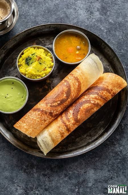 Exploring India's Top 10 Mouthwatering Street Foods: Savor the Flavor